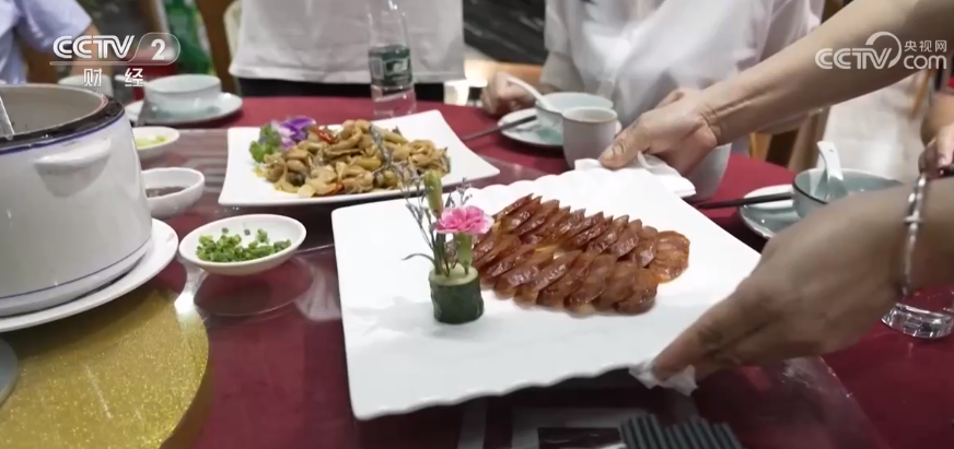 中秋国庆“双节”将至 各地假期餐饮预订火热